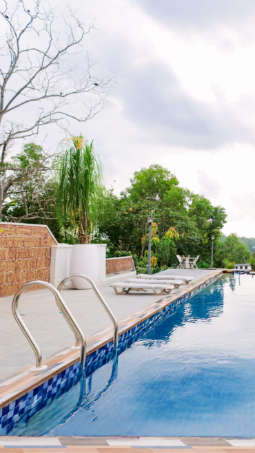Winspark Hotel Swimming Pool